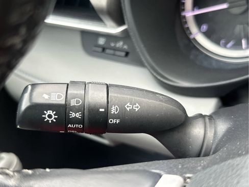 Used 2023 Toyota Highlander LE image 27