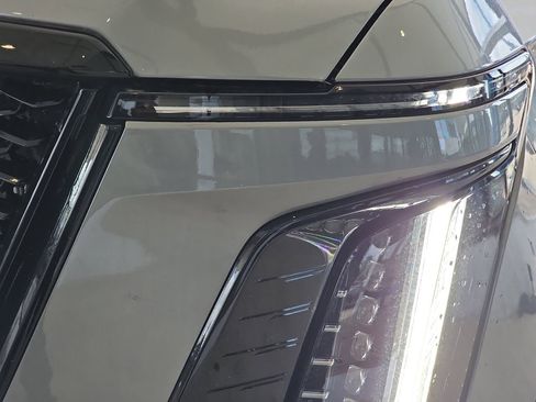 Certified 2026 Cadillac Escalade Platinum Sport w/ LPO, ONYX Package AWD/4WD image 31