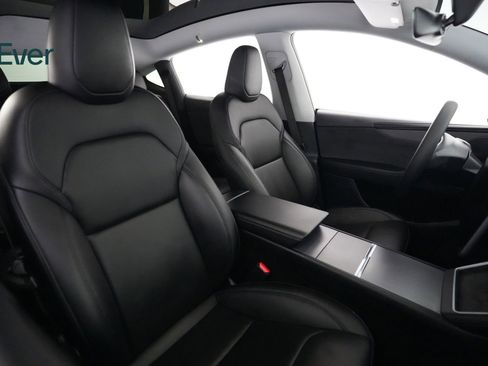 Used 2026 Tesla Model Y Long Range RWD image 23