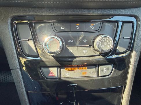 Used 2020 Buick Encore Preferred image 47