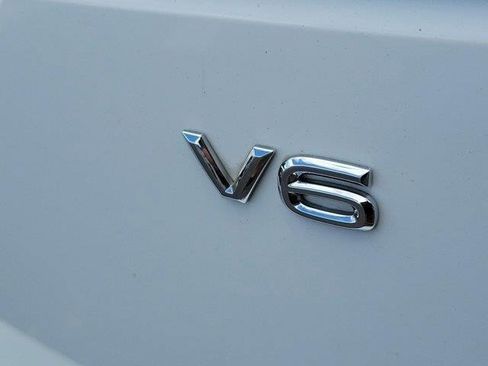 Used 2018 Volkswagen Atlas SEL FWD image 28