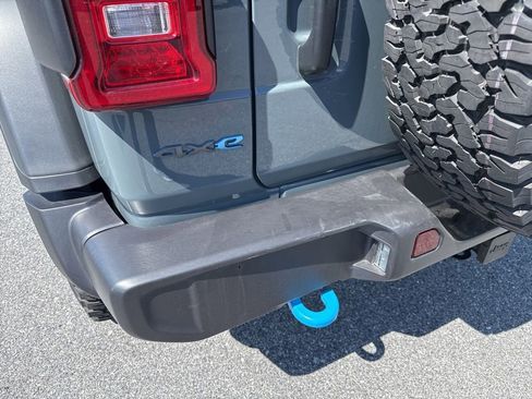 Used 2025 Jeep Wrangler Unlimited Rubicon 4xe AWD/4WD image 9