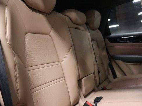 Used 2019 Porsche Cayenne S w/ Premium Plus Package AWD/4WD image 21