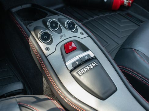 Used 2012 Ferrari 458 Italia Coupe RWD image 41