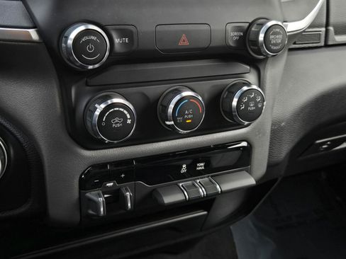 Used 2024 RAM 2500 Big Horn image 18