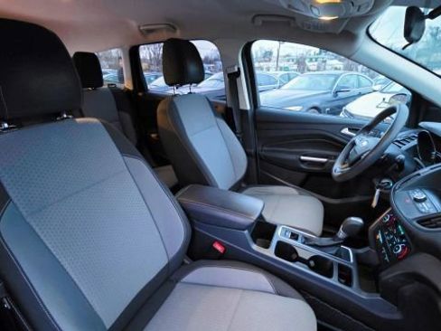 Used 2017 Ford Escape SE w/ Equipment Group 201A image 39