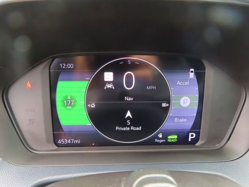 Used 2023 Chevrolet Bolt EUV Premier w/ Sun & Sound Package FWD image 21