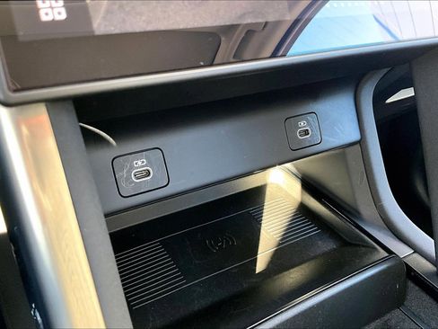 Used 2025 Land Rover Discovery Sport S image 33