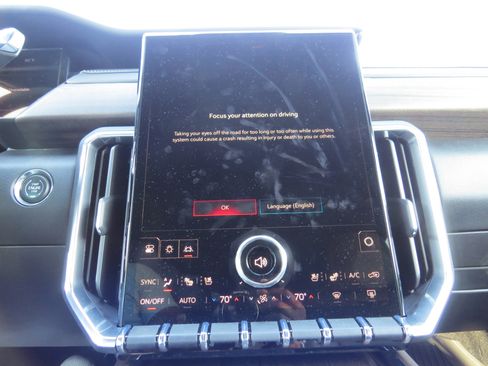 New 2026 GMC Acadia Denali Ultimate w/ LPO, Floor Liner Package image 30