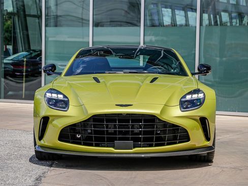 New 2025 Aston Martin V8 Vantage Coupe image 6