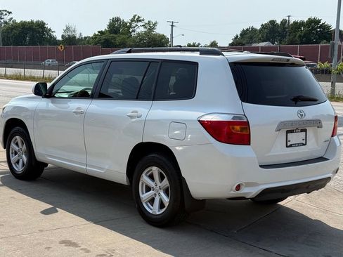 Used 2010 Toyota Highlander SE AWD/4WD image 10
