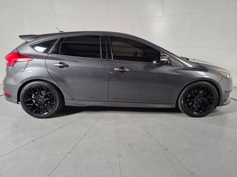 Used 2018 Ford Focus ST FWD image 5