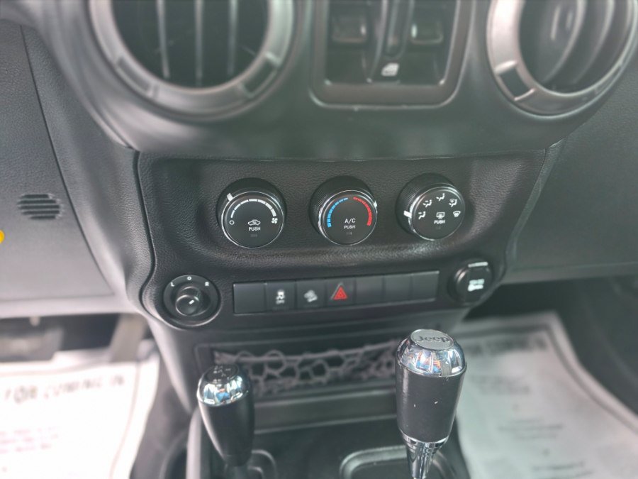 Used 2018 Jeep Wrangler Unlimited Sport AWD/4WD image 15