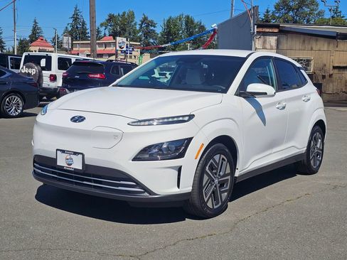 Used 2023 Hyundai Kona SE FWD image 3