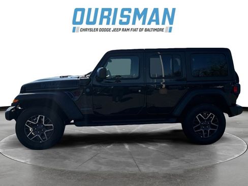 Used 2023 Jeep Wrangler Unlimited image 3