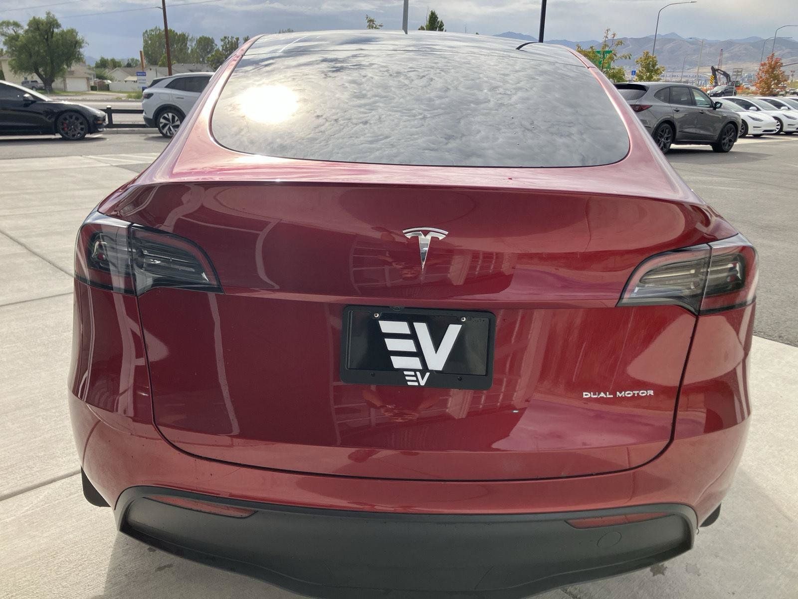 Used 2024 Tesla Model Y Long Range AWD/4WD image 7