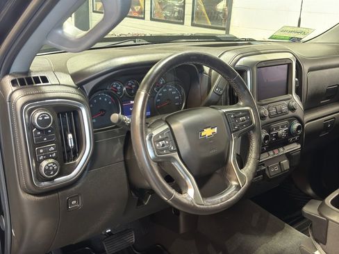Used 2021 Chevrolet Silverado 2500 LT w/ Convenience Package image 16