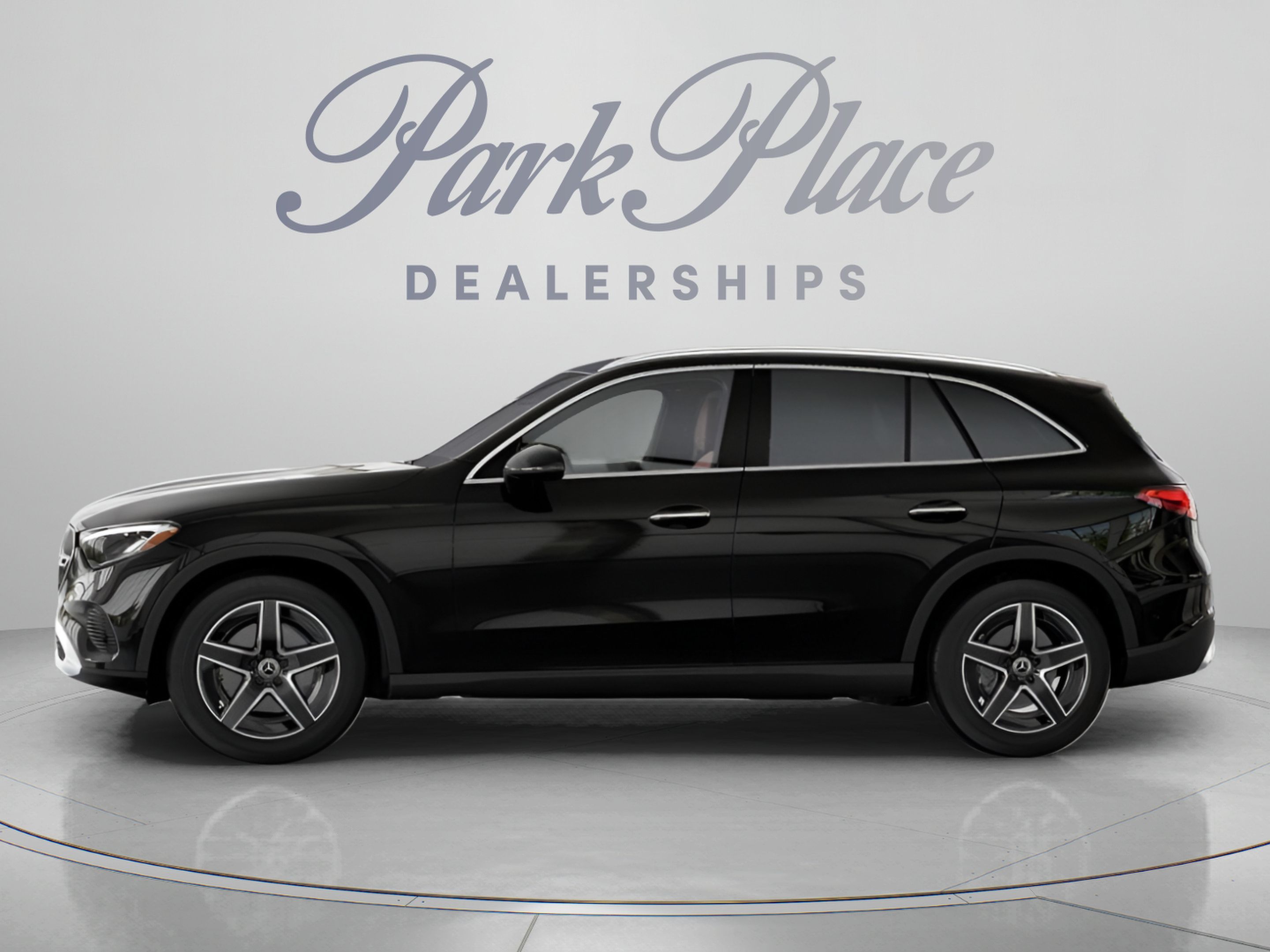 Used 2026 Mercedes-Benz GLC 300 image 4