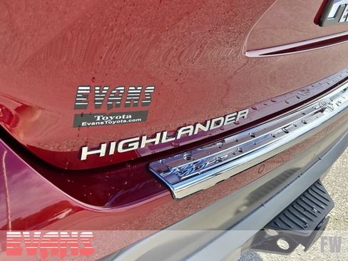 Used 2021 Toyota Highlander Platinum AWD/4WD image 4