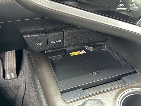 Used 2022 Toyota Camry XSE image 23