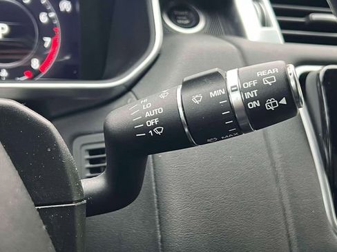 Used 2019 Land Rover Range Rover Sport SE AWD/4WD image 24
