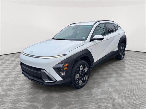Used 2025 Hyundai Kona SEL image 3