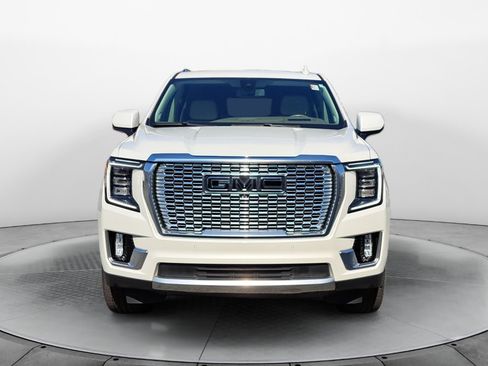 Used 2021 GMC Yukon XL Denali AWD/4WD image 2