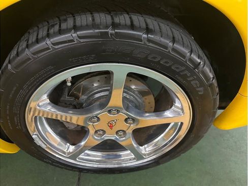 Used 2003 Chevrolet Corvette Coupe 2D w/ Preferred Equipment Group image 32