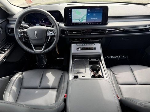 New 2025 Lincoln Aviator AWD w/ Equipment Group 101A image 9