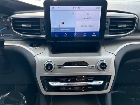 Used 2022 Ford Explorer XLT w/ Equipment Group 202A AWD/4WD image 20