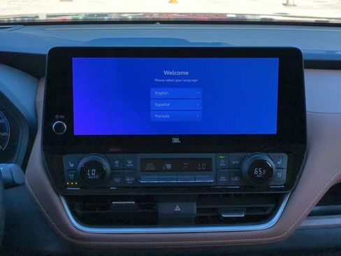 Used 2024 Toyota Grand Highlander Platinum image 17