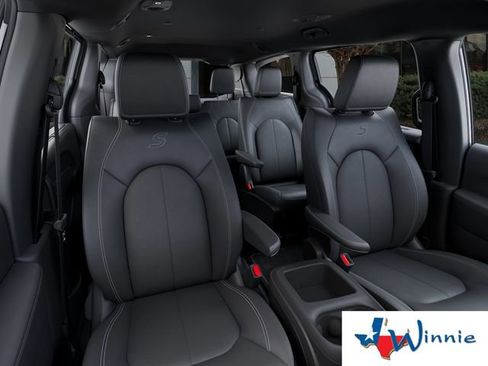 New 2026 Chrysler Pacifica Select image 19