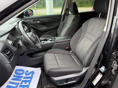 Used 2025 Nissan Rogue SV AWD/4WD image 9