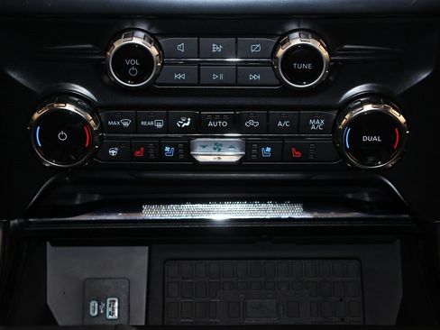 Certified 2024 Ford F150 Platinum w/ Equipment Group 702A High image 36