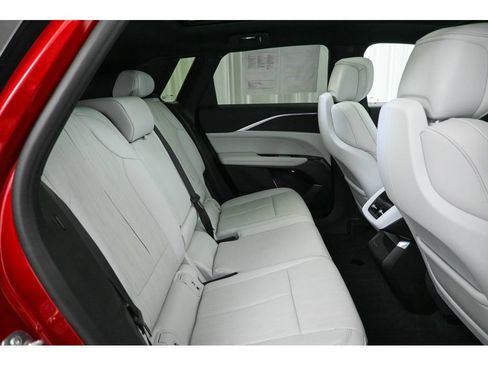Certified 2024 Cadillac Lyriq Luxury AWD/4WD image 21