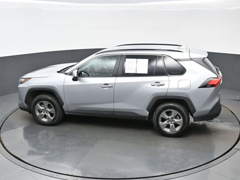 Used 2025 Toyota RAV4 XLE AWD/4WD image 36
