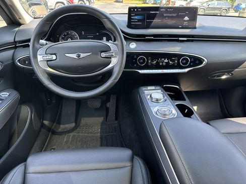Used 2023 Genesis GV70 2.5T w/ Select Package AWD/4WD image 18