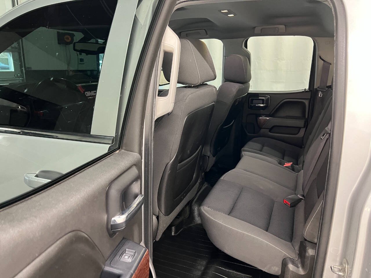 Used 2015 GMC Sierra 1500 SLE w/ SLE Value Package AWD/4WD image 9