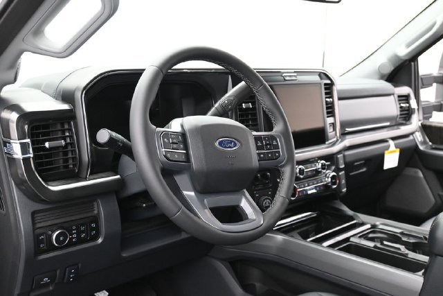 New 2026 Ford F350 Lariat w/ Tremor Off-Road Package AWD/4WD image 32