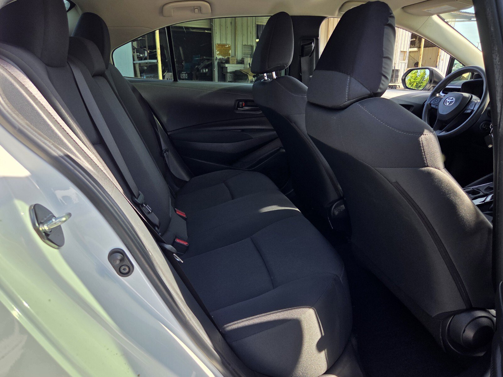 Used 2022 Toyota Corolla LE FWD image 16