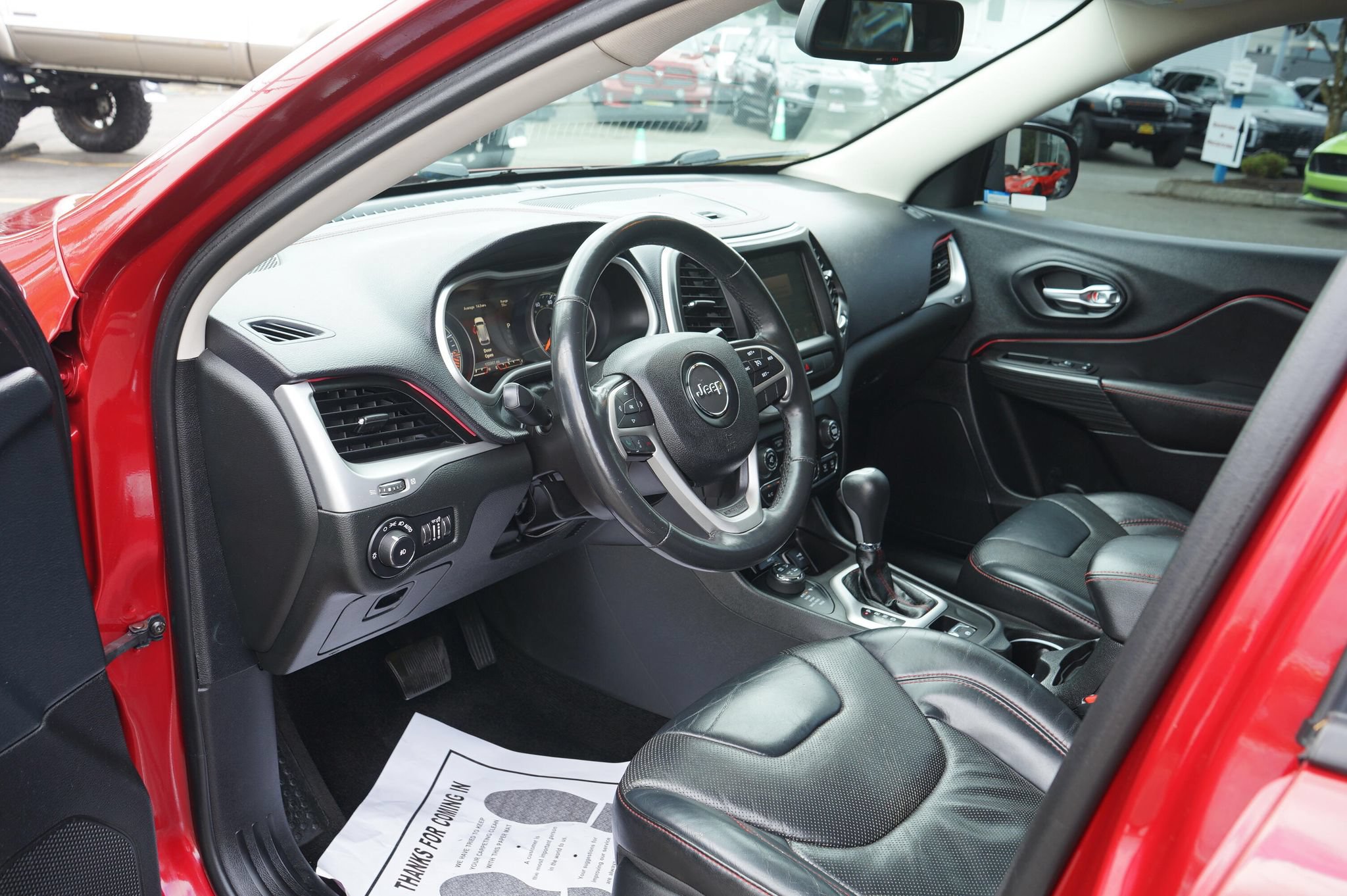 Used 2015 Jeep Cherokee Trailhawk w/ Ventilated/Heated Seat Group AWD/4WD image 12