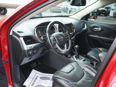 Used 2015 Jeep Cherokee Trailhawk w/ Ventilated/Heated Seat Group AWD/4WD image 12