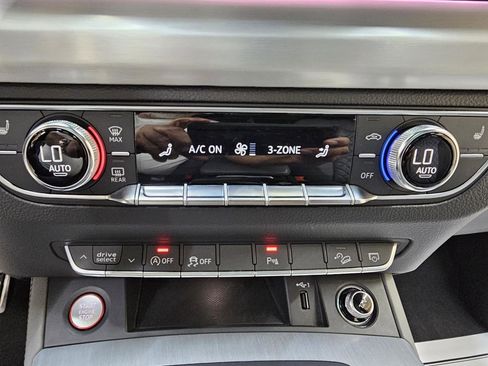 Used 2018 Audi SQ5 Prestige w/ Prestige Package AWD/4WD image 38