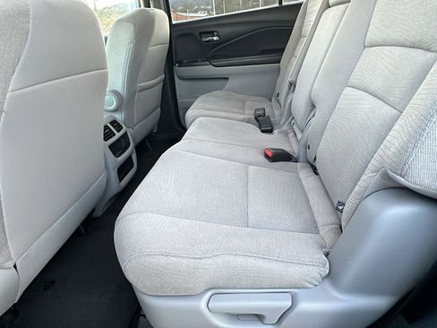 Used 2016 Honda Pilot LX image 19