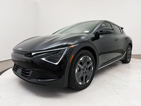 Used 2025 Kia EV6 Light w/ Light LR Technology Package RWD image 13