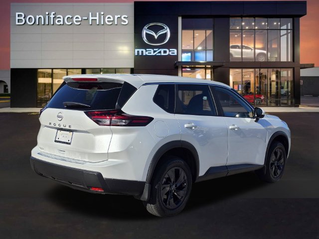 Used 2026 Nissan Rogue SV w/ Cold Weather Package FWD image 4