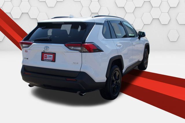 Used 2025 Toyota RAV4 XLE FWD image 5