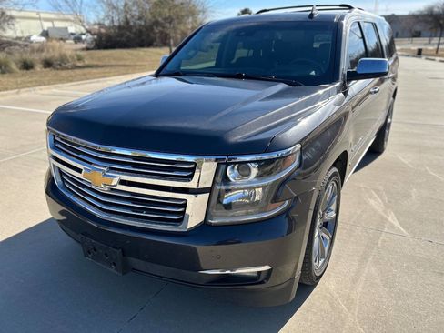 Used 2016 Chevrolet Suburban LTZ image 2