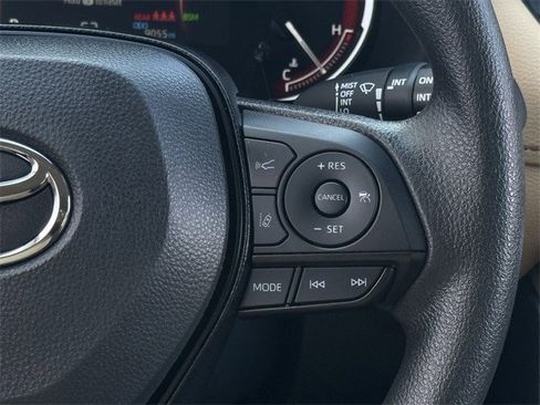 Used 2025 Toyota RAV4 XLE image 15