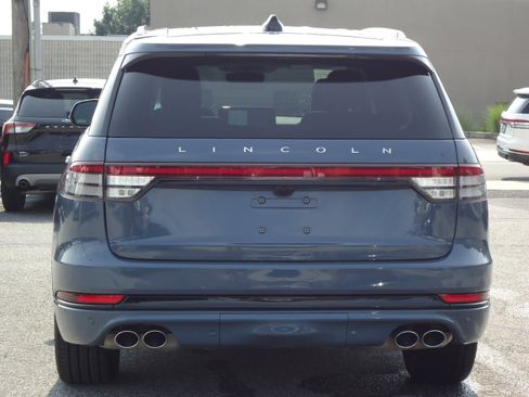 Used 2026 Lincoln Aviator AWD w/ Jet Appearance Package image 4